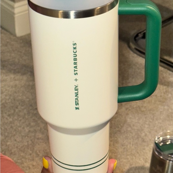 Stanley Cream and Green Travel Mug Duo - Picture 4 of 9